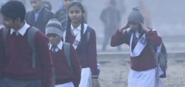 वाढत्या थंडीमुळे उ. प्रदेशातील बारावीपर्यंतच्या शाळा ५ जानेवारीपर्यंत बंद वाढत्या थंडीमुळे उ. प्रदेशातील बारावीपर्यंतच्या शाळा ५ जानेवारीपर्यंत बंद