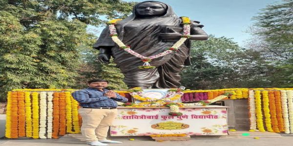 क्रांतीज्योती सावित्रीबाई फुले : मानवतेची तेजस्वी मशाल