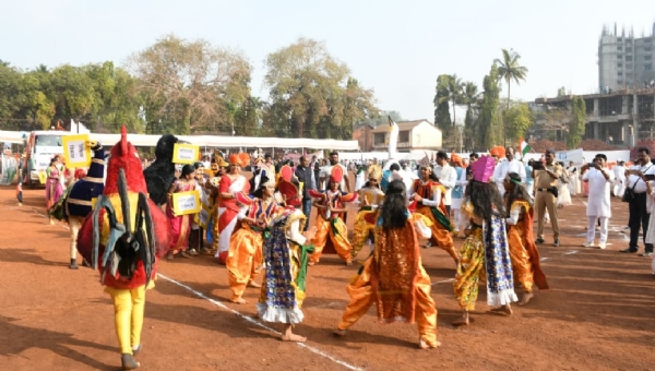 प्रजासत्ताकदिनानिमित्ताने रत्नागिरीत विद्यार्थ्यांनी सुंदर कार्यक्रम सादर केले