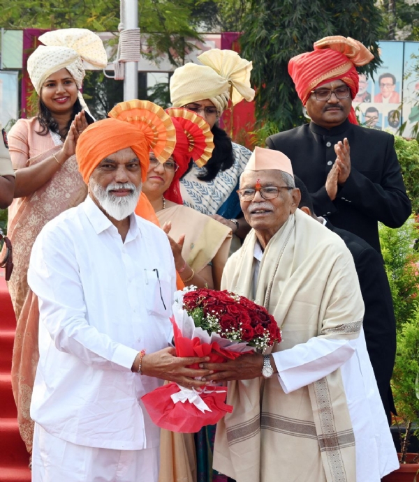 पद्मश्री पुरस्काराने अमरावतीचा गौरव; जनार्दन बोथे गुरुजींचा सत्कार पद्मश्री पुरस्काराने अमरावतीचा गौरव; जनार्दन बोथे गुरुजींचा सत्कार