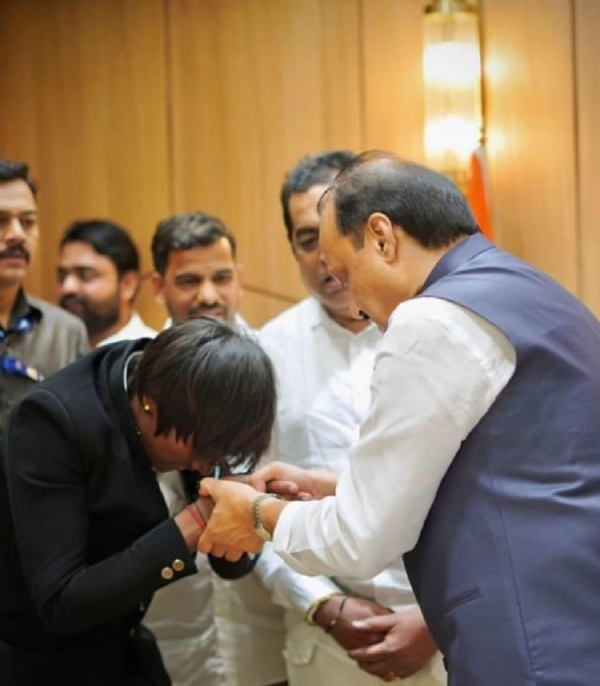 सुरज चव्हाण भावुक; शेअर केली पोस्ट