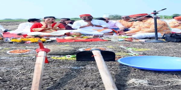 परभणी - कारेगाव उल्का नगरीत श्री रामदेव व श्री खाटू श्याम मंदिराचे भूमिपूजन