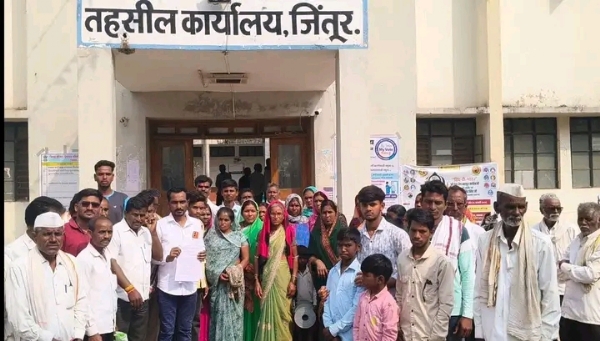 चितनरवाडी गावक-यांचा जिल्हा परिषद निवडणूकीवर बहिष्कार