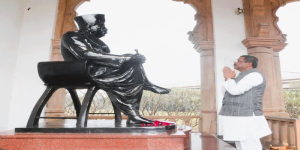 धर्मेंद्र प्रधानांचा नागपूर दौरा : रेशीमबाग आणि दीक्षाभूमीला दिली भेट