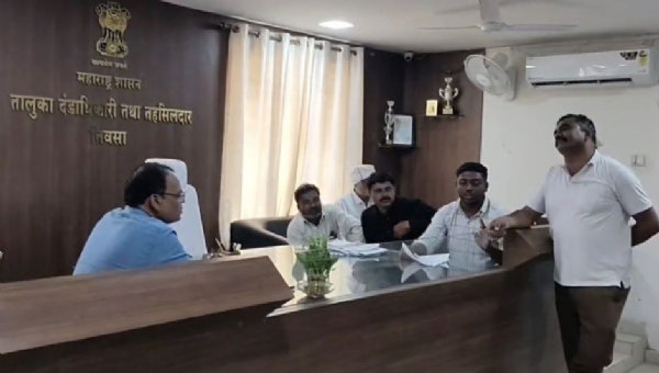 तिवसा तालुक्यातील फळबाग व सोयाबीन उत्पादक शेतकऱ्यांना नुकसानभरपाई तातडीने द्या – युवक काँग्रेसचे तिवसा तहसीलदारांना निवेदन तिवसा तालुक्यातील फळबाग व सोयाबीन उत्पादक शेतकऱ्यांना नुकसानभरपाई तातडीने द्या – युवक काँग्रेसचे तिवसा तहसीलदारांना निवेदन