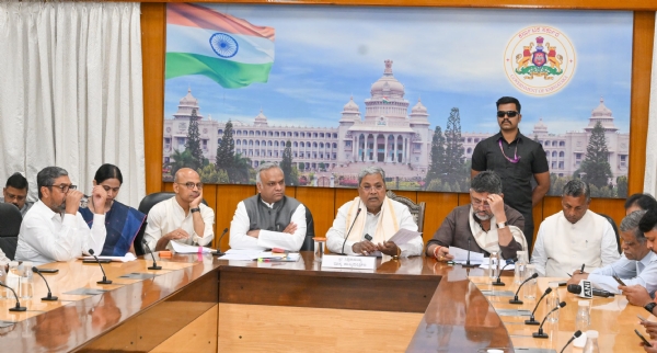 कर्नाटकचे मुख्यमंत्री सिद्धरामय्या कर्नाटकचे मुख्यमंत्री सिद्धरामय्या