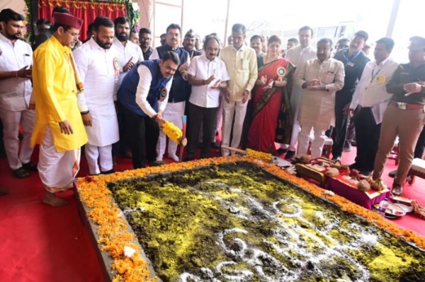 सावित्रीबाई फुले स्मारक मुख्यमंत्री फडणवीस भूमिपूजन