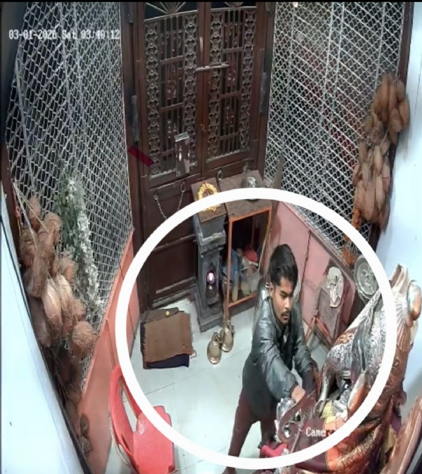 मनमाडमध्ये धाडसी चोरी: