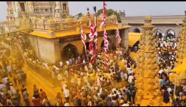 जेजुरी काठी टेकवण्याचा सोहळा जेजुरी काठी टेकवण्याचा सोहळा