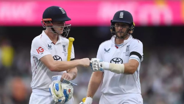 जो रुट आणि हॅरी ब्रूक