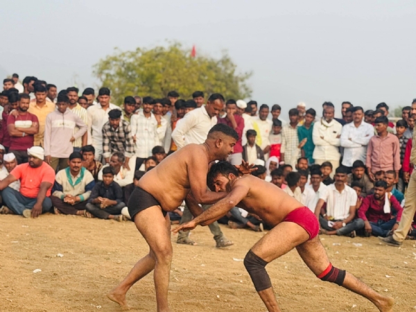 ताकद, शिस्त आणि परंपरेचा सन्मान पाहून ग्रामीण क्रीडा संस्कृतीचे जिवंत दर्शन