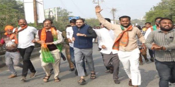 मुख्यमंत्री फडणवीसांच्या रोडशोमध्ये आ.तायडे आघाडीवर