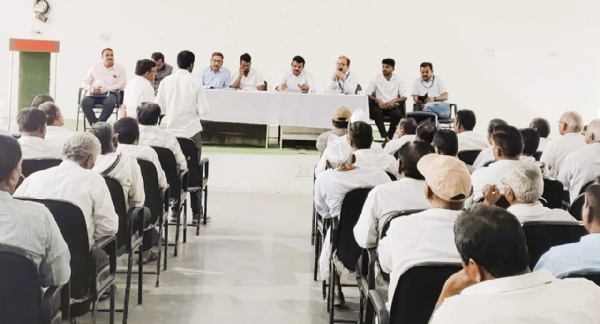 मोर्शी  येथे वीज समस्यांवर शेतकरी आणि महावितरणची बैठक