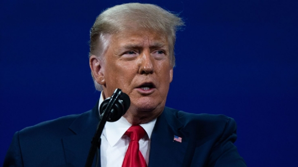 व्हेनेझुएलाचे अंतरिम सरकार ५० दशलक्ष बॅरल तेल अमेरिकेला देणार, ट्रम्प यांची घोषणा