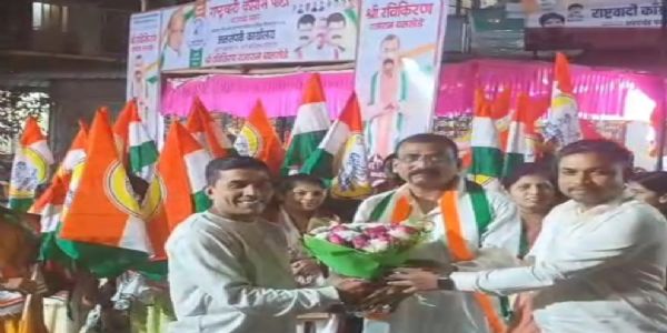 डोंबिवलीत महेश तपासे यांच्या हस्ते शरद पवार पक्ष जनसंपर्क कार्यालयाचे उद्घाटन