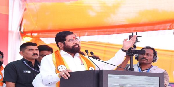 अकोला : एकनाथ शिंदेंची उद्धव ठाकरेंवर बोचरी टीका