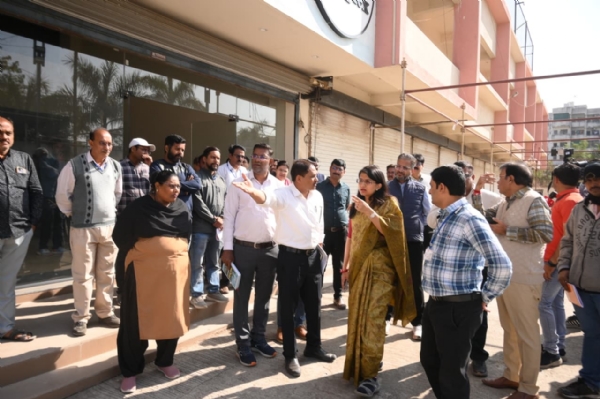 नवसारी जवळच्या स्पोर्ट्स कॉम्प्लेक्स मध्ये होणार मतगणना मतगणना केंद्राची आयुक्त सौम्या शर्मा चांडक यांनी अधिकाऱ्यांसमवेत केली पाहणी