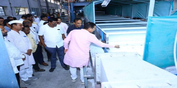 निळकंठेश्वर साखर कारखान्याची ऐतिहासिक कामगिरी; ४४ दिवसांत १ लाख टन ऊसाचे गाळप