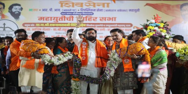 बाळासाहेब ठाकरे यांचे स्वप्न पूर्ण करण्यासाठी शिवसेना कटिबद्ध - एकनाथ शिंदे