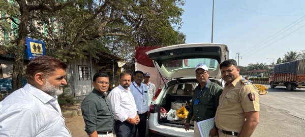 एपीएमसी मार्केटजवळील चेक पोस्टवर आचारसंहिता पथकाने पकडली 16 लाख 16 हजार रोकड एपीएमसी मार्केटजवळील चेक पोस्टवर आचारसंहिता पथकाने पकडली 16 लाख 16 हजार रोकड