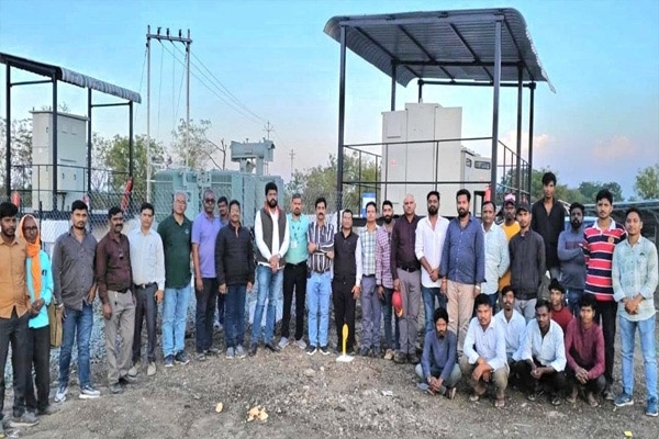 जिल्ह्यात ४९ मेगावॅट क्षमतेचे ११ प्रकल्प जिल्ह्याची वाटचाल स्वच्छ ऊर्जेच्या दिशेने शेंदुरजना बाजार सौर प्रकल्प कार्यान्वित