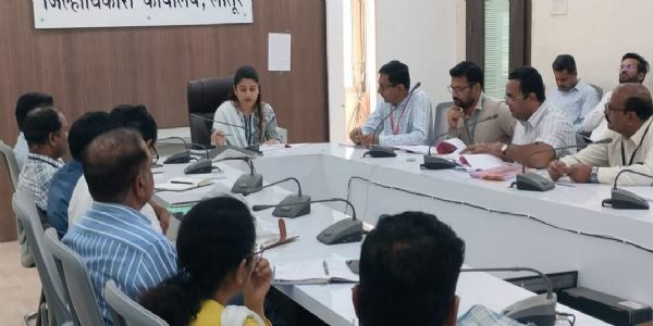 लातूर - तंबाखू नियंत्रण समितीची आढावा बैठक संपन्न