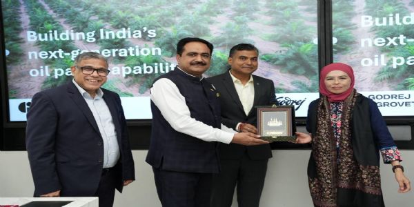 पाम तेल क्षेत्रातील नवोपक्रमासाठी गोदरेज इंडस्ट्रीज ग्रुप आणि मलेशियामध्ये सहकार्याची चर्चा