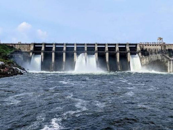 येलदरीत 61 टक्के, तर सिद्धेश्वरमध्ये 29 टक्के पाणीसाठा ः दोन्ही धरणांत पाण्याची आवक ठप्प