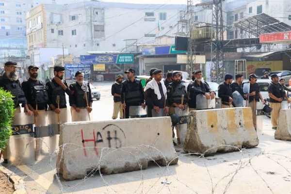 पाकिस्तानमध्ये राष्ट्रपती झरदारींकडून खैबर पख्तूनख्वात आणीबाणीची घोषणा, पीटीआय सरकार बरखास