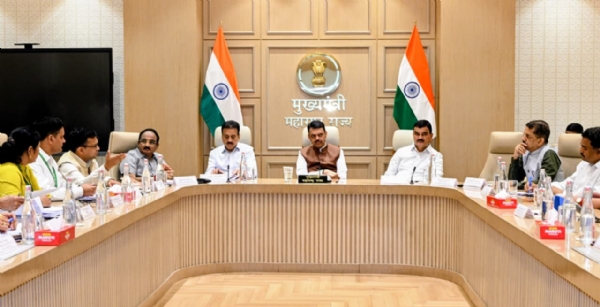 मुख्यमंत्री फडणवीस केंद्रिय दुष्काळ पाहणी पथक बैठक