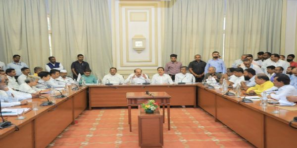 मराठा समाजाच्या प्रश्नासाठी समन्वयातून सकारात्मक पाठपुरावा सुरू - विखे पाटील
