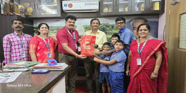रत्नागिरी : खाऊच्या पैशांतून विद्यार्थ्यांकडून मतिमंद शाळेला ३० हजारांची मदत