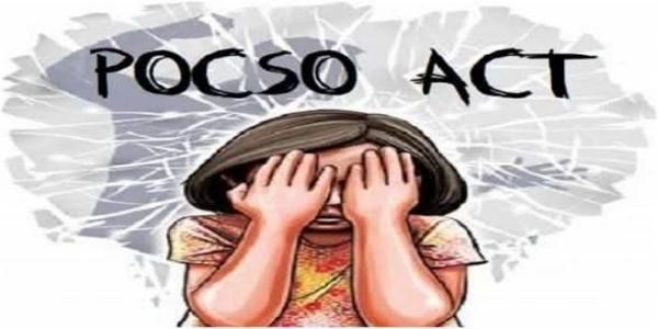 बीडमध्ये विद्यार्थिनींच्या लैंगिक छळाचा शिक्षकाविरुद्ध गुन्हा