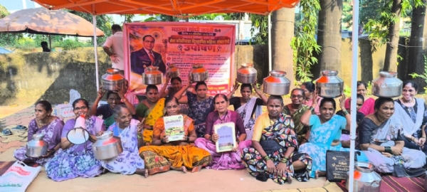 Sit-in protest by displaced women from Sheva Koliwada outside the Panchayat Samiti office. Sit-in protest by displaced women from Sheva Koliwada outside the Panchayat Samiti office.