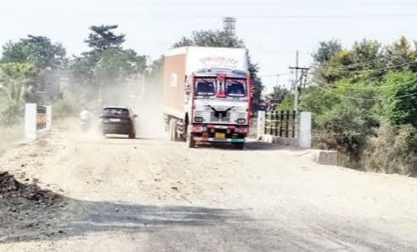 नागरिकांना गैरसोय नागरिकांना गैरसोय