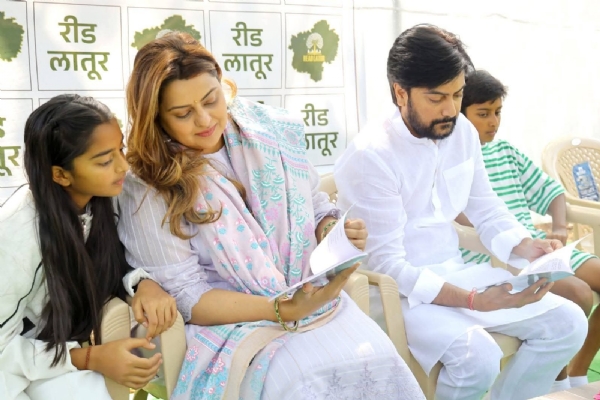 धिरज देशमुख