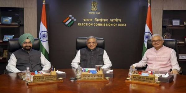 मतदार यादीतील चुका शोधणाऱ्या सॉफ्टवेअरची माहिती देण्यास निवडणूक आयोगाचा नकार
