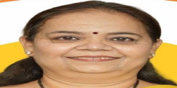 रस्त्यावर फटाकेबंदीच्या न्यायालयाच्या निर्णयाची ठाण्यात अंमलबजावणी करावी - परिषा सरनाईक