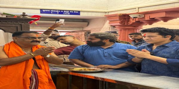 रत्नागिरी : सचिन तेंडुलकरने गणपतीपुळ्यात घेतले श्रींचे दर्शन