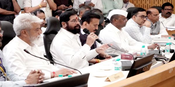 दुष्काळग्रस्त शेतकऱ्यांना मदत वेळेत मिळावी; सर्व यंत्रणांनी सतर्क राहावे - उपमुख्यमंत्री शिंदे