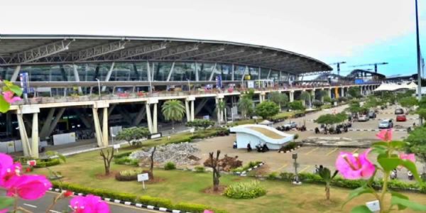 अर्णब चक्रीवादळाचा परिणाम, चेन्नई विमानतळावरील १२ उड्डाणे रद्द