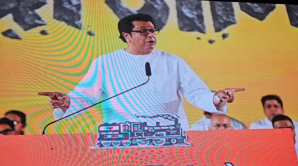 Raj Thackeray takes an aggressive stance on the Torrent project; demands a white paper Raj Thackeray takes an aggressive stance on the Torrent project; demands a white paper