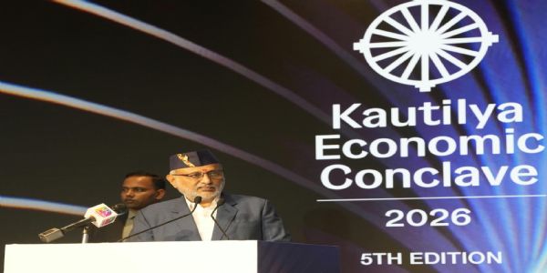 लोकशाही व विकास एकाच वेळी प्रगती करू शकतात हे भारताने दाखवून दिले – उपराष्ट्रपती