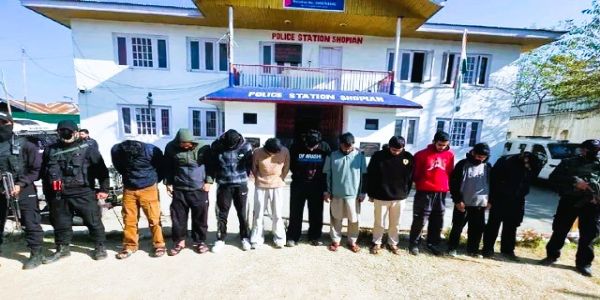 जम्मू-काश्मिरात ‘टेरर फंडिगं नेटवर्क’चा भंडाफोड; 10 जणांना अटक