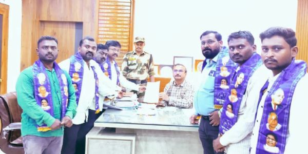 बसपाच्या वतीने लातूर मनपा आयुक्त व महापौरांना नागरिकांची घरपट्टी व नळपट्टी सरसकट माफीसाठी निवेदन