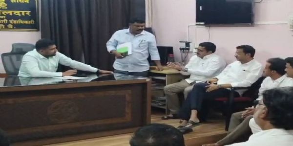 परळीचा पाणीपुरवठा: तात्पुरत्या उपाययोजनांऐवजी कायमस्वरूपी तोडग्याची मागणी; जिल्हाधिकाऱ्यांचा सकारात्मक प्रतिसाद