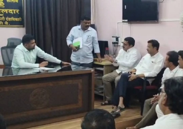 जिल्हाधिकारी विवेक जॉन्सन