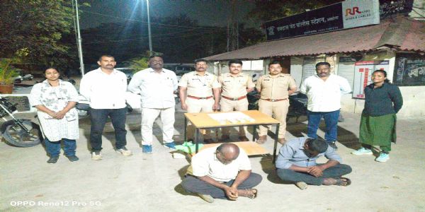 अकोल्यात गाडीच्या डिक्कीतून पैसे चोरणारे चोरटे गजाआड