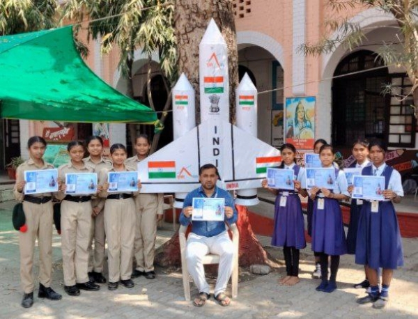 गर्ल्स हायस्कूलच्या विद्याथीनींची नावे थेट चंद्रावर नासाचा उपक्रम : अंतराळयानातून अमरावती विभागातील अधिकारी, विद्यार्थ्यांची प्रदक्षिणा