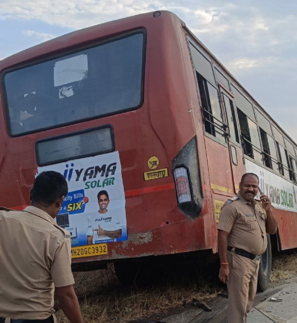भंडारज फाट्यावर एसटी-कार भीषण अपघात; दोघांचा जागीच मृत्यू, दोघे जखमी